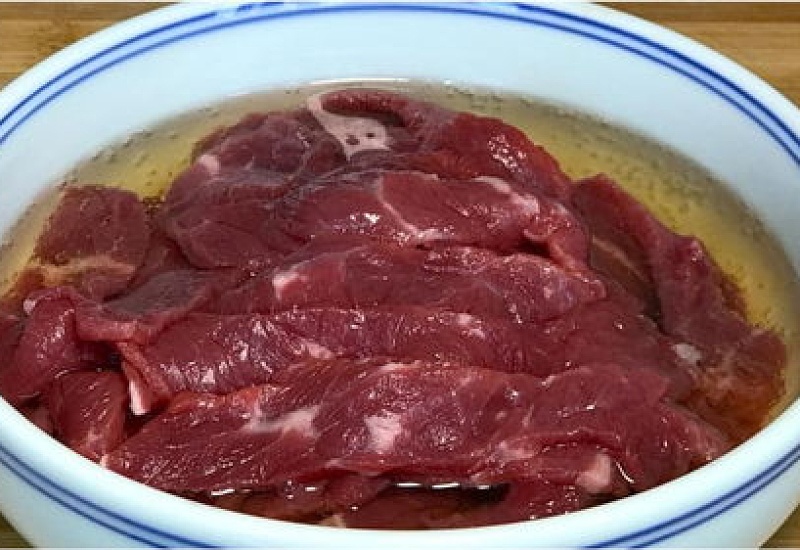 炒牛肉时 不要放盐和料酒腌制 教你正确做法 牛肉鲜嫩又好吃