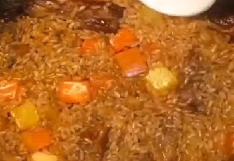 排骨焖米饭怎么做