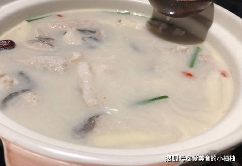 鱼头豆腐汤里能放瑶柱吗 鱼头豆腐汤可以放什么