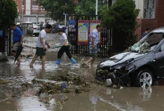 暴雨亲历者:父亲被冲走 人没了 内幕曝光简直太意外了